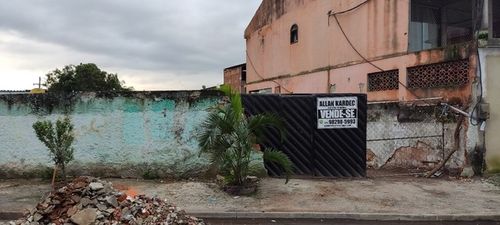 Vendo terreno, 2 lotes (300m²), com escritura (RGI), com área total de 600m². Nova Iguaçu