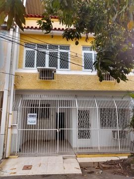 Vendo casa 02 quartos. Centro - Nova Iguaçu/RJ