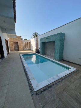 Flat com piscina e área gourmet !