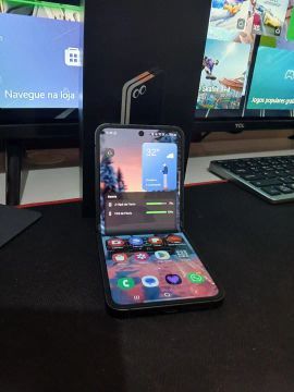 Samsung Galaxy Z Flip 6 - 256GB