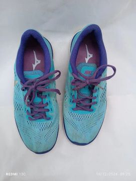 Vendo 2 pares de calçados feminino