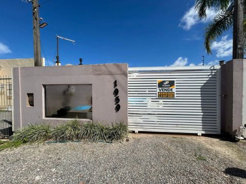 Casa no Laranjal, Pelotas: 110m², 3 dorms (1 suíte), 2 banheiros, 3 vagas, piscina, churra