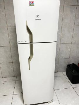  Geladeira eletrolux 