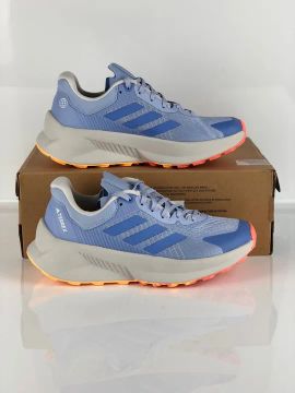 Tênis Adidas Terrex feminino - Novo