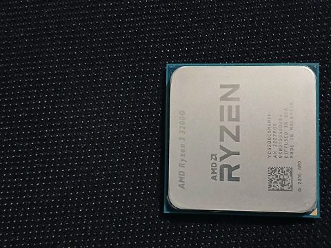 Processador AMD Ryzen 3 3200G COM AIR COOLER