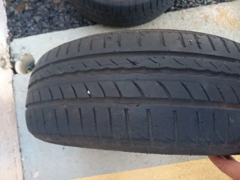 Par Pneu 175 65 14 Pirelli