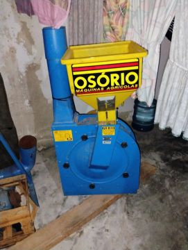 Triturador de ração Osório