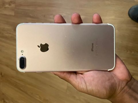 Vendo iPhone 7 Plus (LEIA A DESCRIÇÃO)