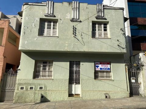 Excelente oportunidade de investimento em imóvel no centro JÁ ALUGADO!