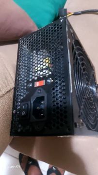 Fonte de PC 600W - Usada