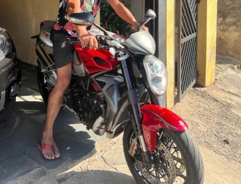 Vendo MV Augusta Brutalle 1090RR 2012 Excelente Estado, Abaixo da fipe