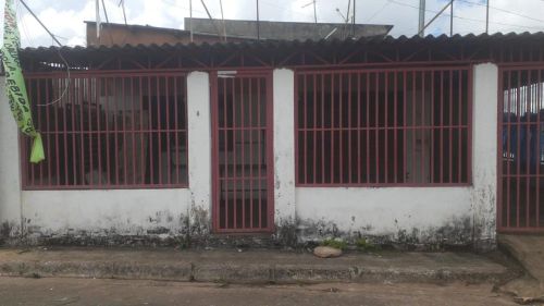 Vendo a metade lote de esquina ( LOJA )