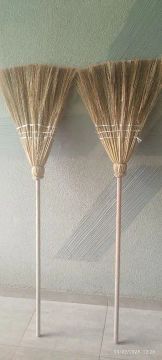  Vassouras de Palha