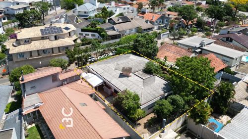 BC Imóveis Vende Terreno Duplo com 792 m² em Localização Nobre no Três Figueiras  Oportuni