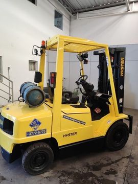 Empilhadeira Hyster H55XM, ano 2005, torre triplex com elevação de 5.5m