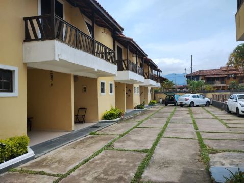 Casa para temporada em condomínio no Indaiá 