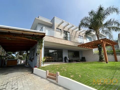 Casa Alto Padrão na Praia da Saudade - Penha/SC