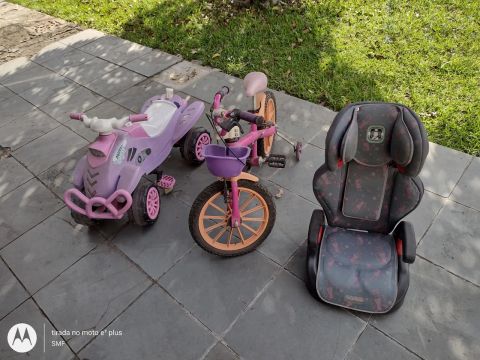 Brinquedos infantis - Carrinho, bicicleta e cadeirinha