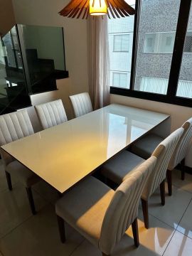 Mesa de Jantar em Vidro - Moderna e Impecável