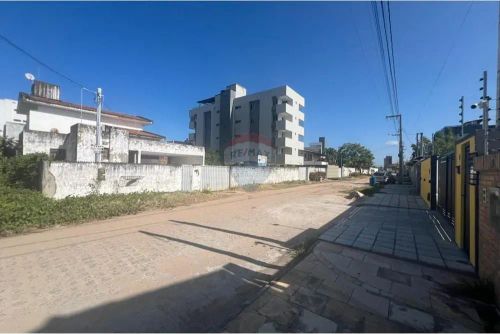 Excelente oportunidade na Praia do Poço! Terreno com área total de 720 m2