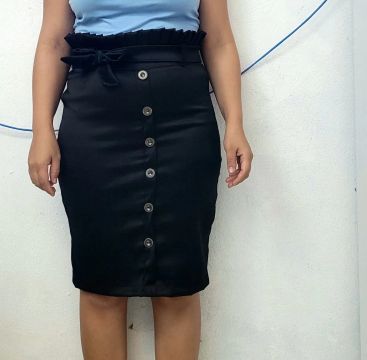Saia midi preta com botões - Tamanho P