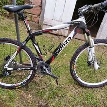 Bicicleta Venzo aro 26 Carbono