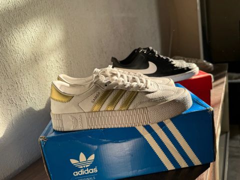Tênis Adidas