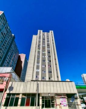 VENDE-SE APARTAMENTO SEMI MOBILIADO DE 1 DORMITÓRIO PROXIMO AO SHOPPING ESTAÇÃO NO CENTRO 