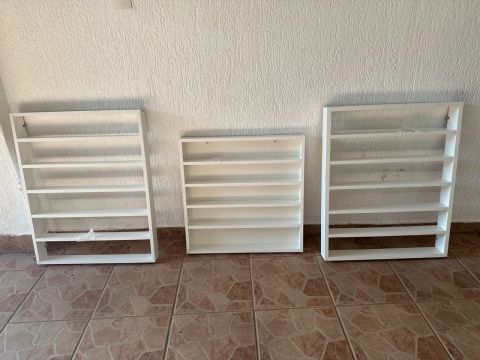 3 esmalteiros brancos