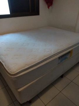 Cama Box Casal Umaflex Itália com Pillow Top e Molas Ensacadas