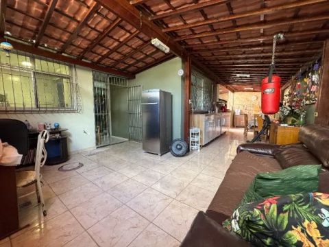 Carlos Prates, Área Privativa em L com 127m², Churrasqueira e 03 Quartos (01 Suíte)!!