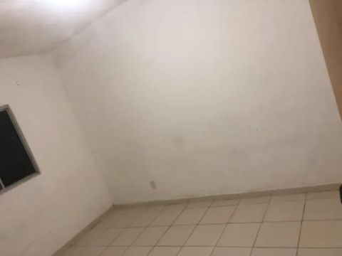 Alugo quarto em AP na Fraga Maia