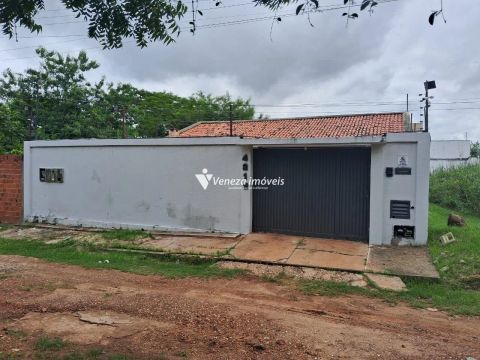 Casa com piscina no Bairro Ininga para aluguel