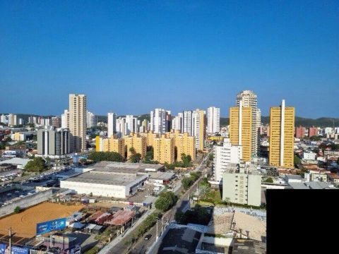 Apto com 3 suites, quarto de hóspedes, escritório, 3 garagens e muito mais!!