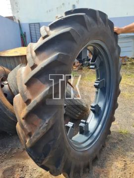 cod.712 - Par de pneus finos 12-4/36 Goodyear - TK Tratores Nova Andradina - MS 