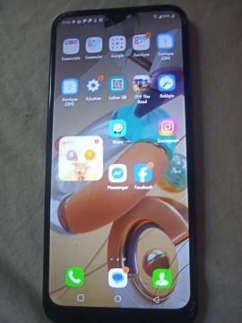 Celular LG k41s com a tela quebrada