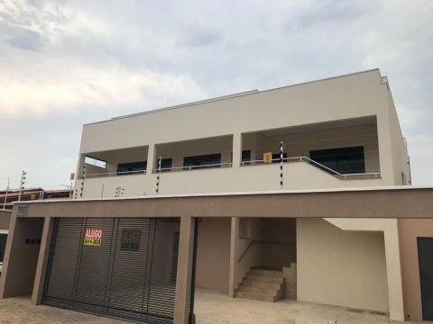 Imóvel com 4 casas