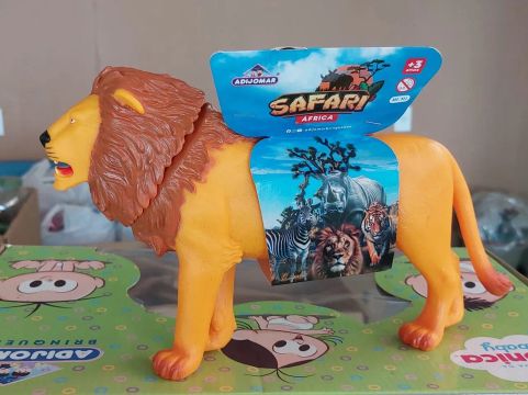 BRINQUEDO LEÃO 