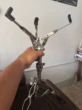 Estante para caixa de bateria