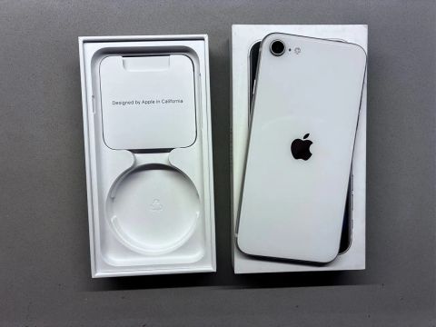iPhone SE 3 Geração na Caixa