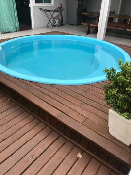 Casa para temporada com churrasqueira e piscina