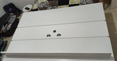 Rack para TV branco usado 
