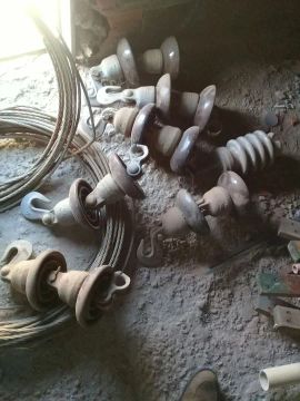 Conjunto de Isolantes para Linha de Transmissão