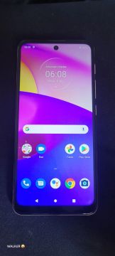 Moto e40 funciona 100% só marcas de uso 