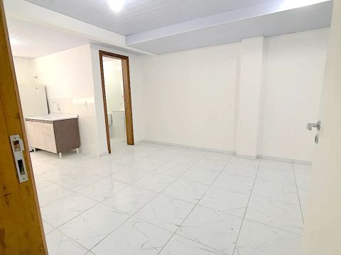 Ampla Kitinete Pantanal Próximo Ufsc
