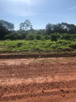Vendo terreno ou 10x50 ou troco por bis em dias  bairro baixa uniao