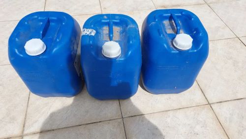 3 galões de 20 litros