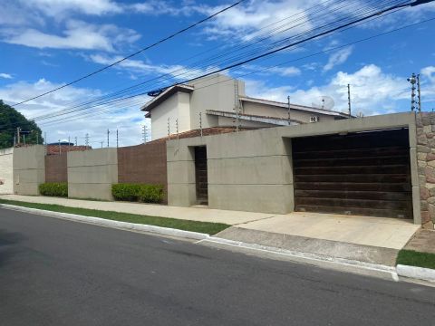 Casa para venda possui 600 metros quadrados com 6 quartos em Novo Horizonte - Arapiraca - 