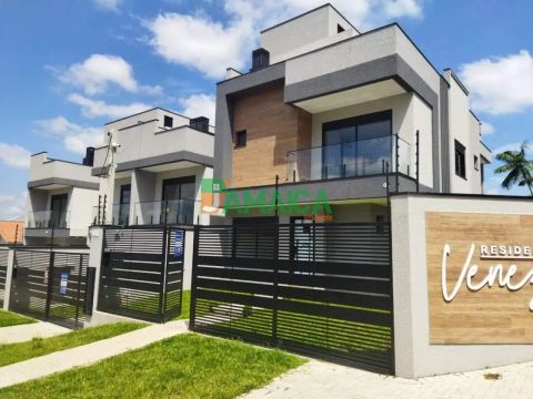 Sobrado de alto padrão à venda no Água Verde com 03 suítes - Residencial Veneza - 5215
