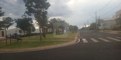 Terreno Em Condomínio Fechado Bairro Novo Mundo